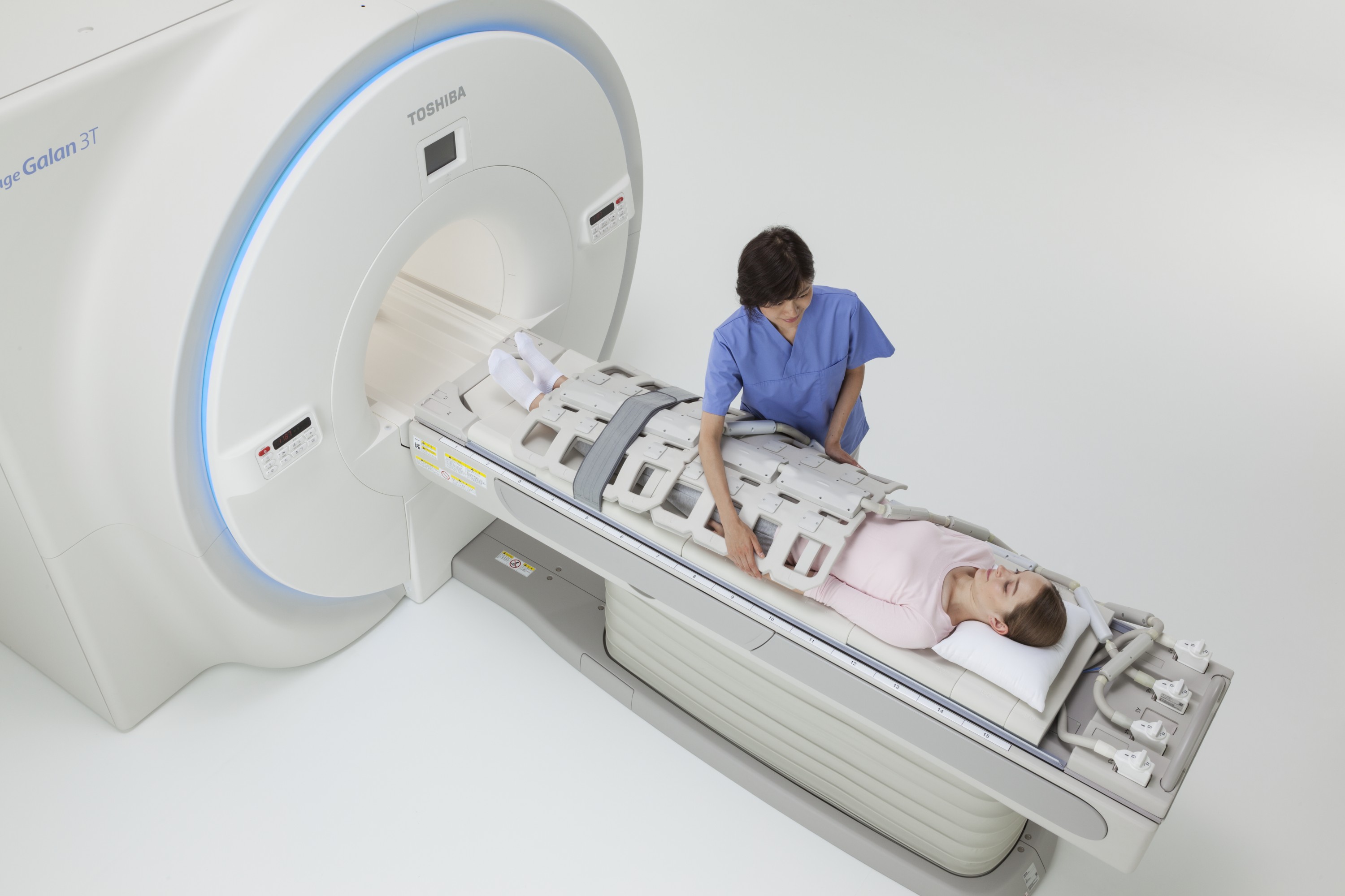 Мрт белорецк. Магнитно-резонансный томограф Tomikon BMT 1100. Магниторезонансная томография (мрт). РКТ аппарат. Мрт томограф закрытого типа.
